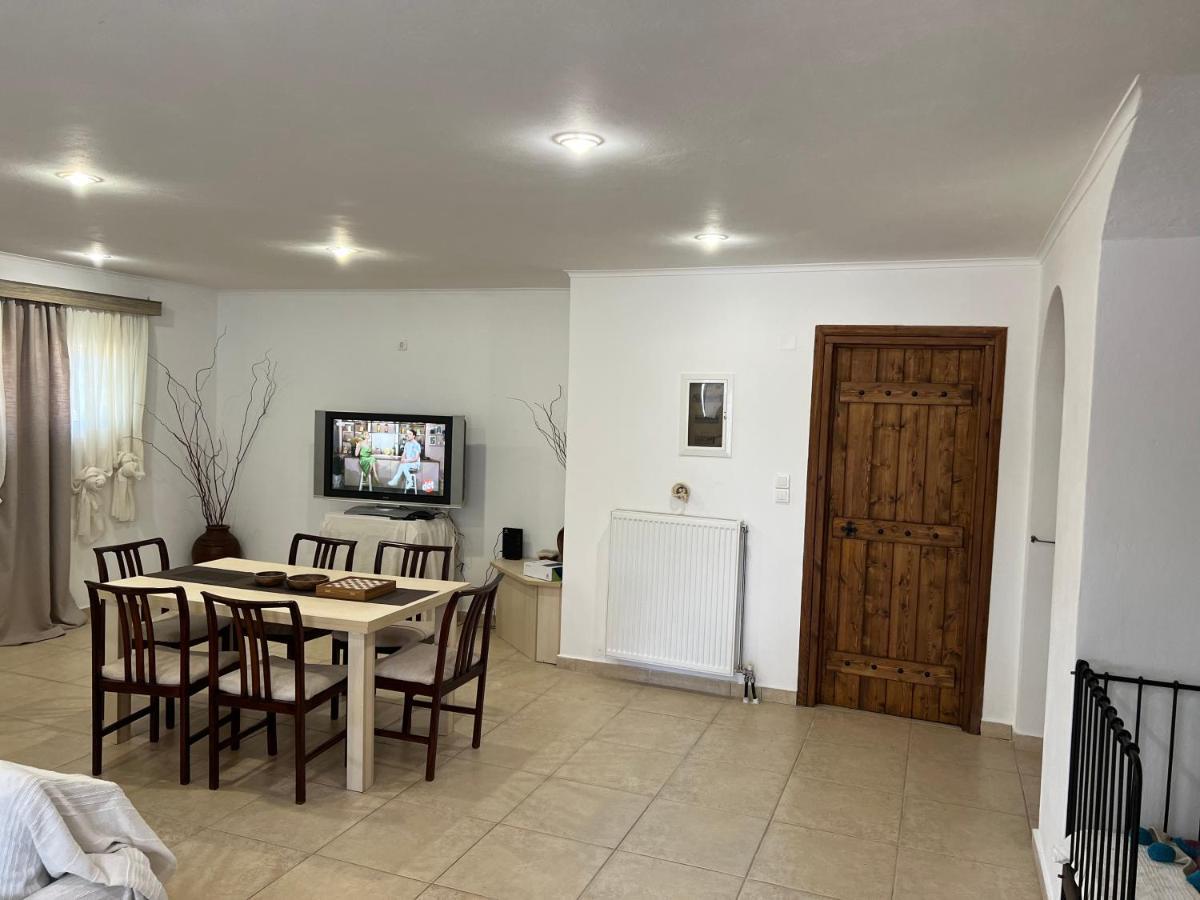 Selinia Apartment In Salamina With Garden & Sea View מראה חיצוני תמונה